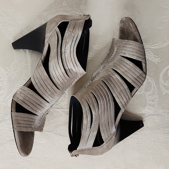 Donald J. Pliner Thora taupe strappy heels brown/gray leather 3" heel size 9 - Picture 7 of 10